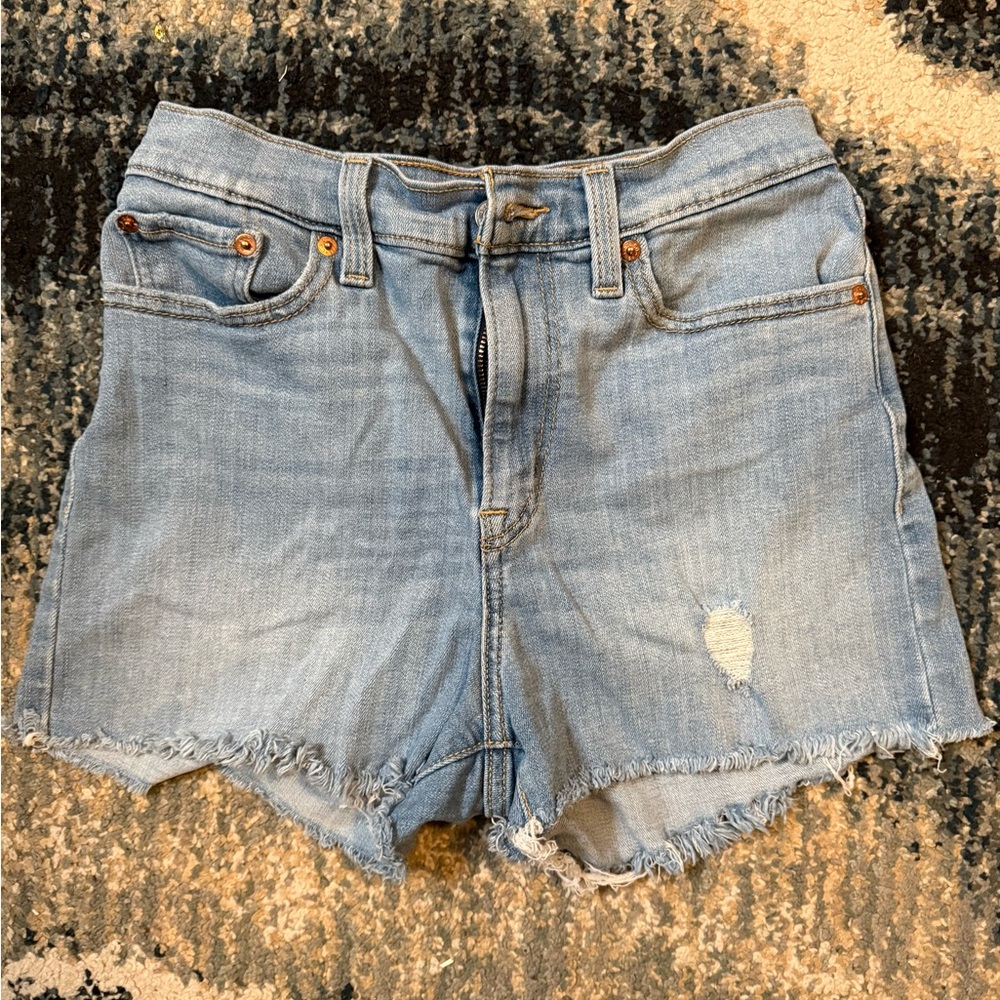 Levi's high rise shorts size 28